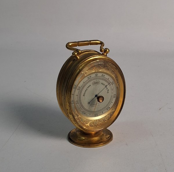 Lot 1055 - BAROMETER THERMOMETER