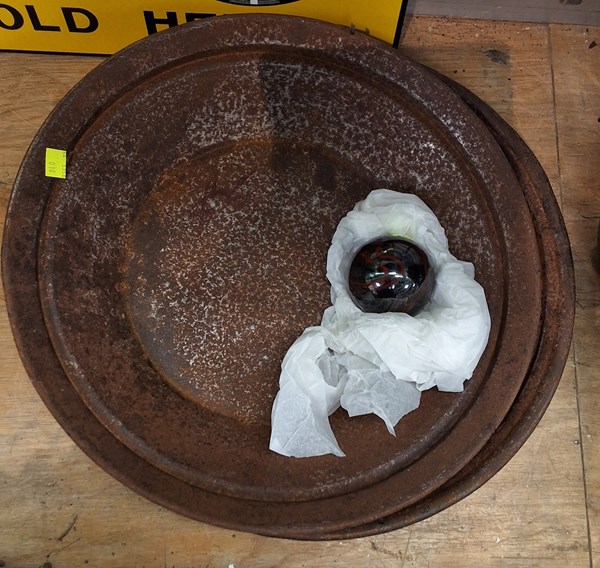 Lot 1406 - GOLD PANS AND TIGER EYE