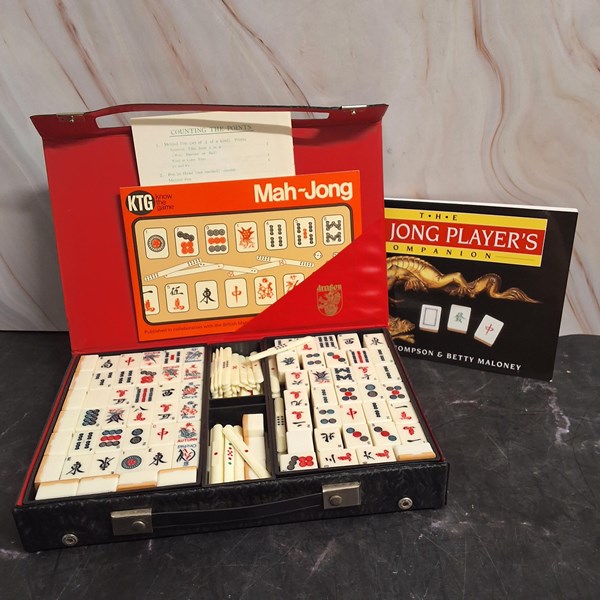 Lot 1403 - MAHJONG SET