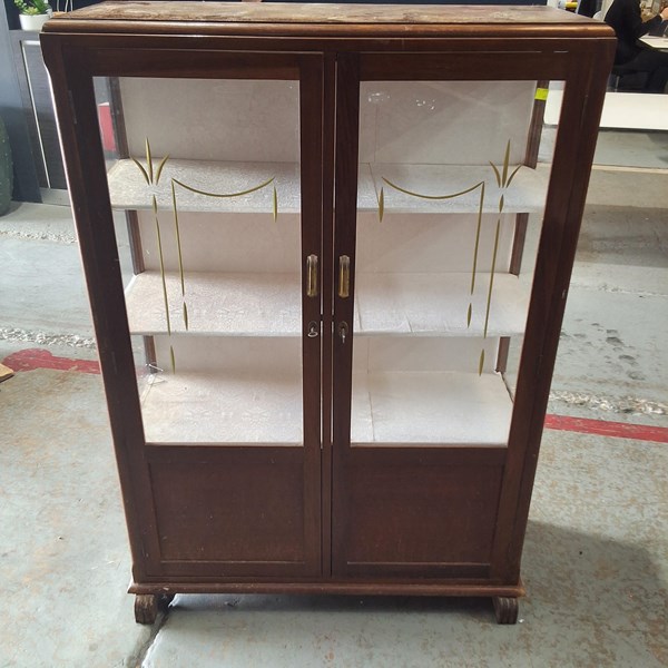 Lot 178 - DISPLAY CABINET