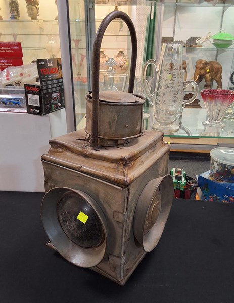 Lot 219 - RAIL LAMP