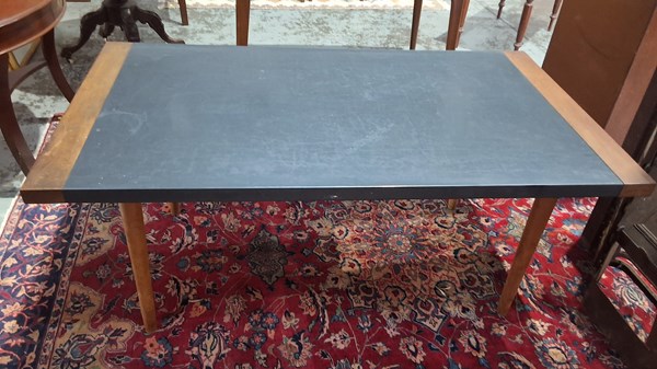 Lot 41 - DESK