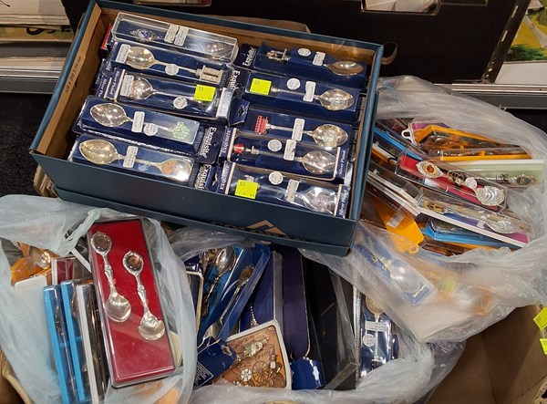 Lot 1498 - SOUVENIR SPOONS