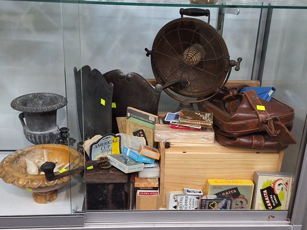 Lot 1129 - RUSTIC SUNDRIES