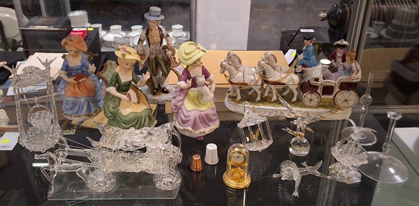 Lot 1448 - PRETTY ORNAMENTS