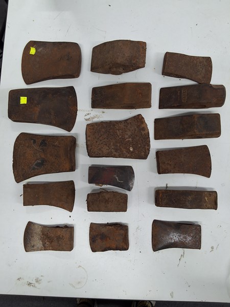 Lot 285 - AXE HEADS