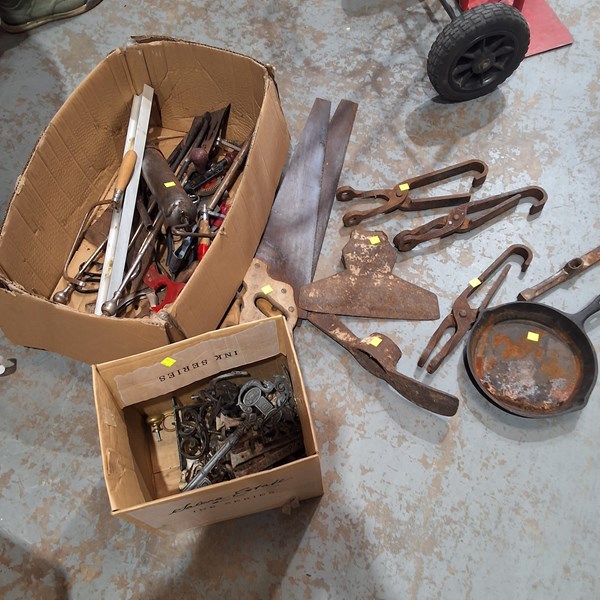 Lot 288 - TOOLS AND FITTINGS
