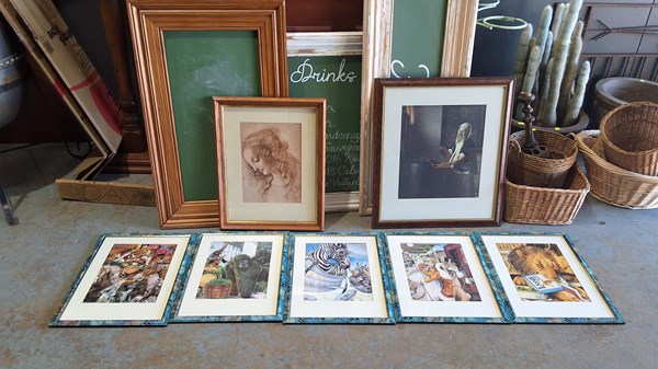 Lot 105 - FRAMES AND PRINTS