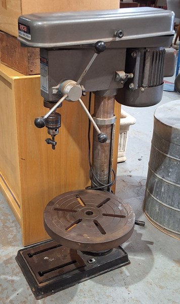 Lot 237 - DRILL PRESS