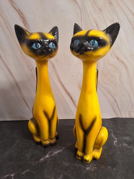 Lot 1417 - PAIR OF FIGURES