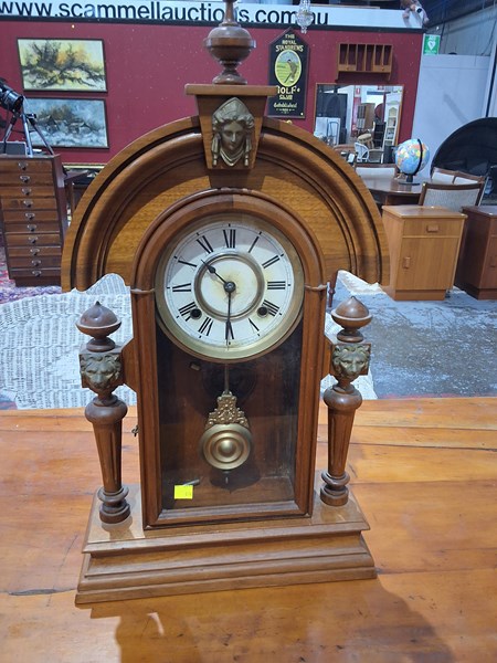 Lot 124 - COTTAGE CLOCK