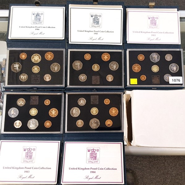 Lot 1076 - COINS