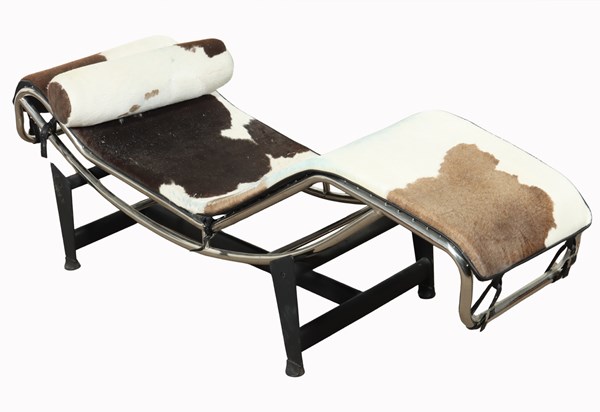 Lot 11 - CHAISE LOUNGE