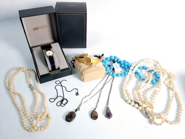 Lot 1038 - JEWELLERY & WATCHES