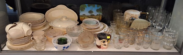 Lot 1260 - GLASSWARE & CERAMICS