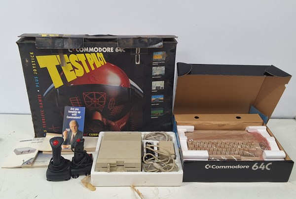 Lot 1524 - COMMODORE 64 TEST PILOT