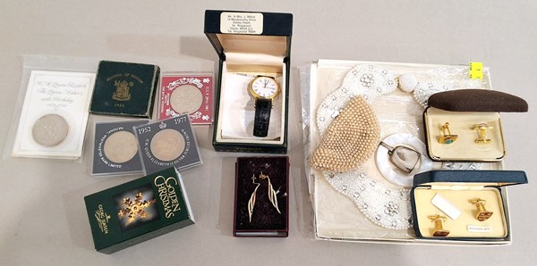 Lot 1428 - JEWELLERY