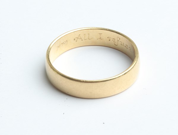 Lot 1003 - GOLD BAND