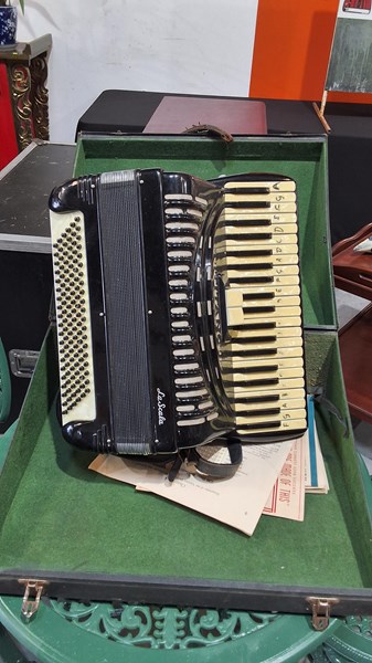 Lot 315 - ACCORDION