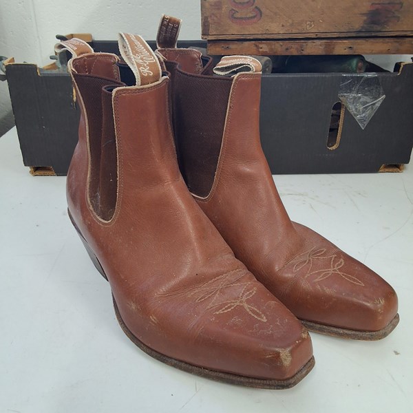 Lot 1409 - RM WILLIAMS BOOTS