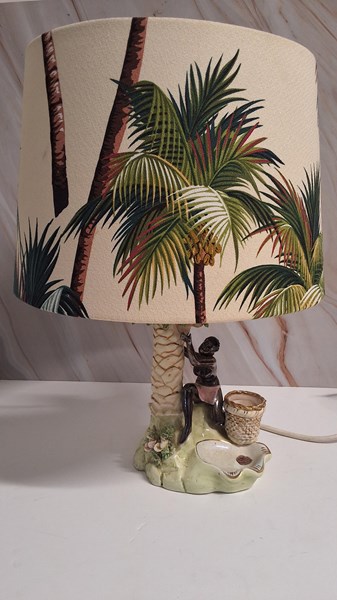 Lot 1415 - TABLE LAMP
