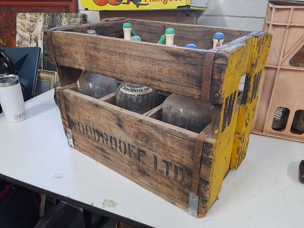 Lot 1161 - WOODROOFE'S BOTTLE CRATE