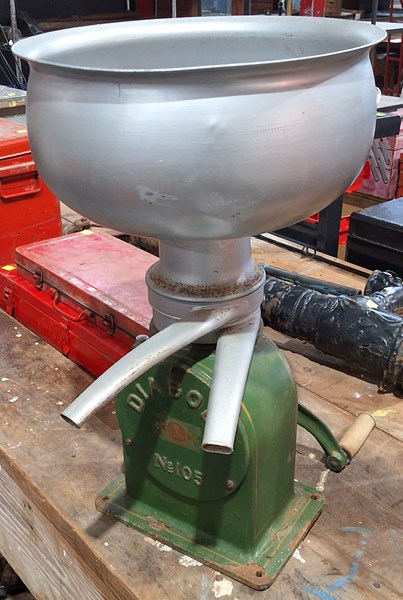 Lot 272 - CREAM SEPARATOR
