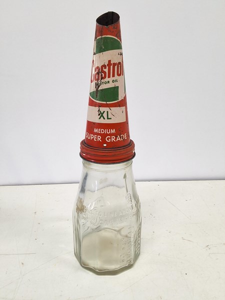 Lot 1122 - CASTROL OIL BOTTLE