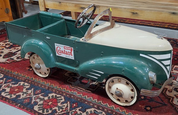 Lot 378 - CASTROL PEDAL CAR