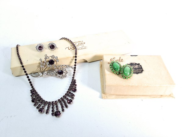 Lot 1037 - COSTUME JEWELLERY