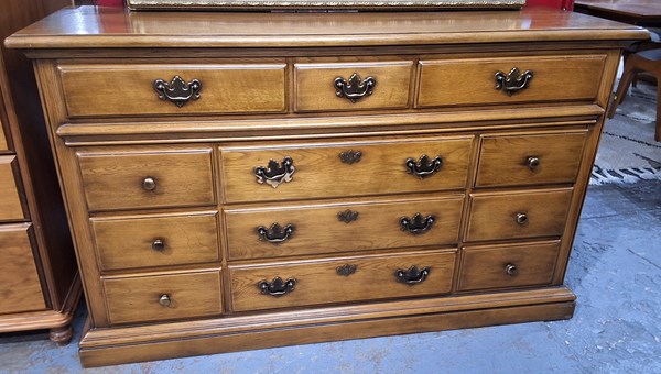 Lot 383 - CHEST OF DRAWERS