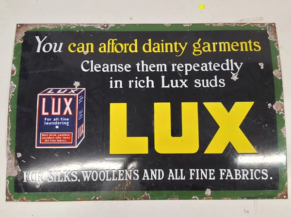 Lot 1090 - ENAMEL SIGN