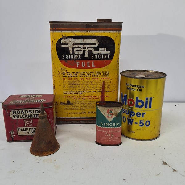 Lot 1148 - OIL TINS