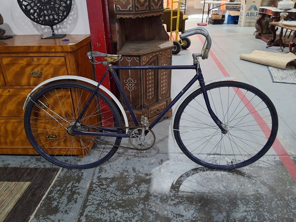 Lot 327 - BICYCLE