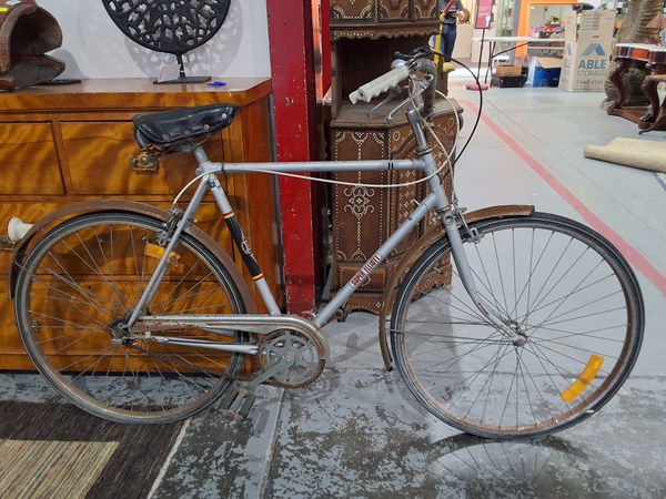 Lot 320 - BICYCLE