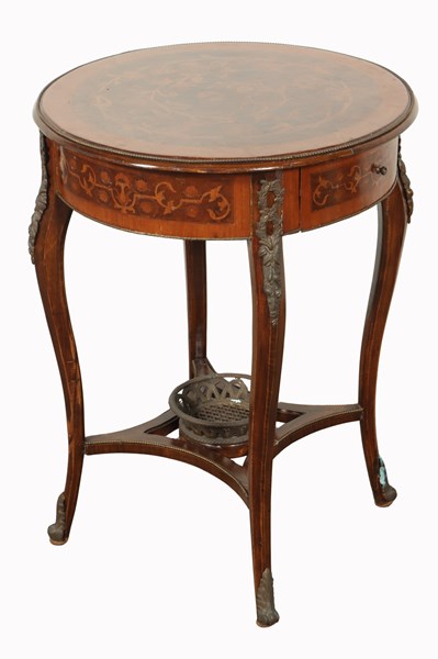 Lot 130 - PEDESTAL TABLE