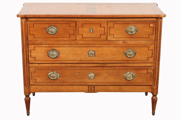Lot 61 - CHERRYWOOD COMMODE
