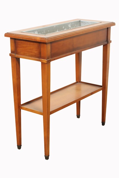 Lot 67 - INDOOR PLANTER BOX