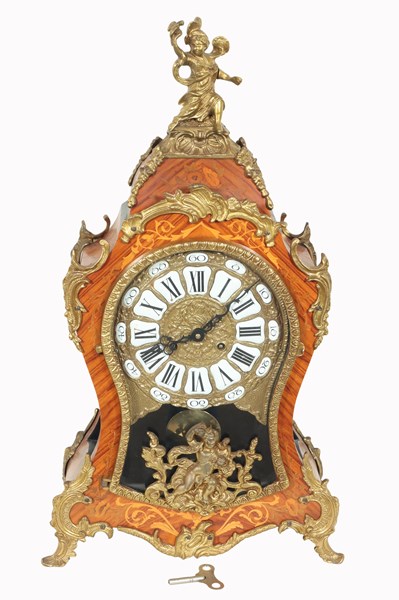 Lot 75 - MANTEL CLOCK