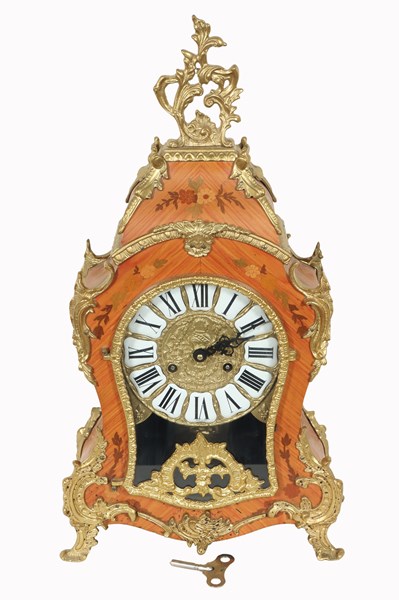 Lot 62 - MANTEL CLOCK