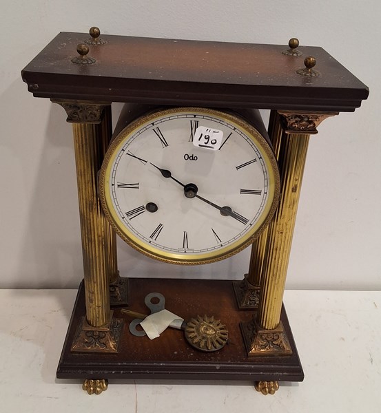 Lot 1206 - MANTEL CLOCK