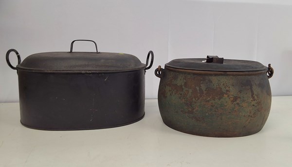 Lot 1255 - COOKING POTS