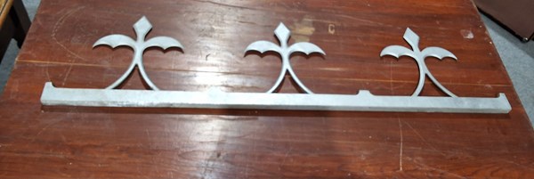 Lot 271 - ORNAMENTAL RAIL