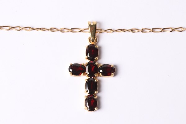 Lot 1010 - PENDANT ON CHAIN