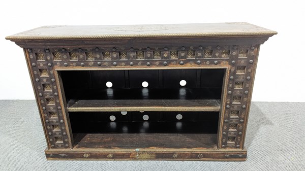 Lot 62 - CONSOLE CABINET