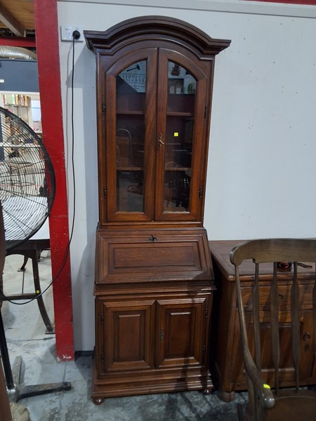 Lot 7 - BUREAU BOOKCASE