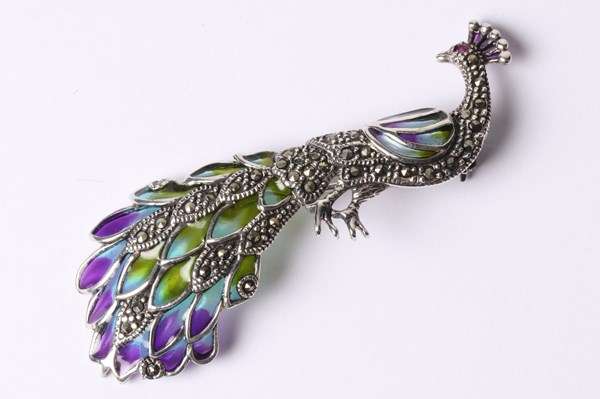 Lot 1013 - BROOCH