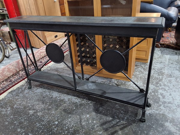 Lot 10 - ENTRANCE TABLE