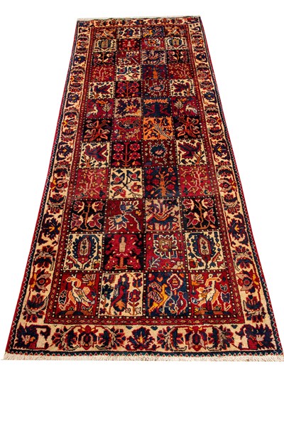 Lot 92 - BAKHTIYARI RUNNER