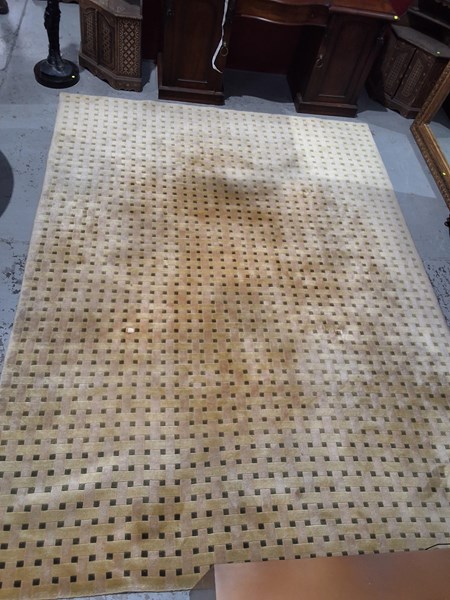 Lot 38 - RUG